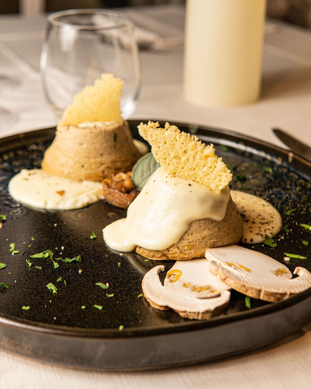 Sformato di porcini con fonduta di taleggio
